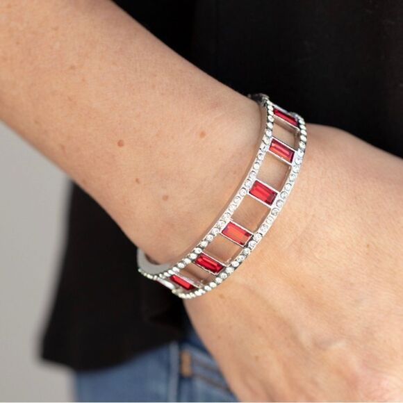 Red & White Multi Shape Crystal Bangle Bracelet Silver Tone Women’s Size OSFM - Picture 3 of 4